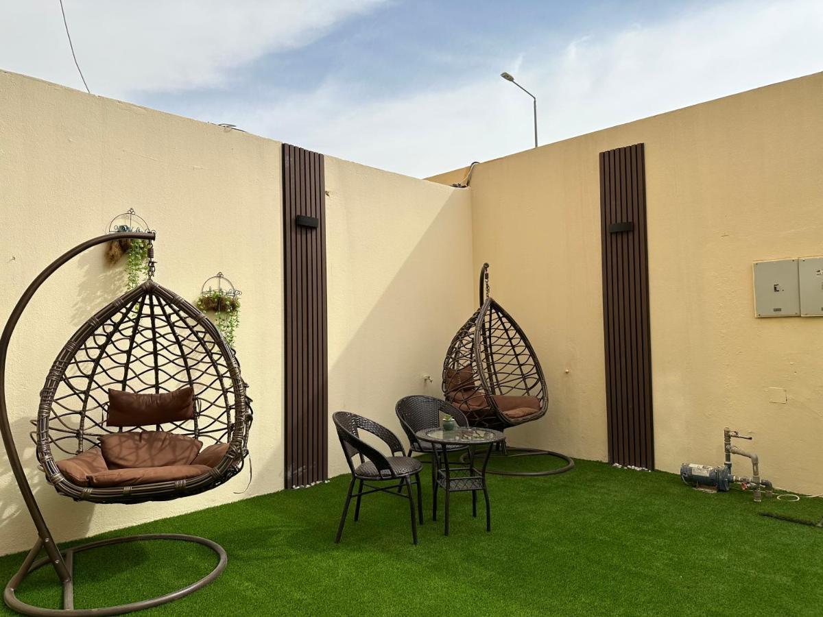 بمدخل خاص وجلسة خارجية Apartment *